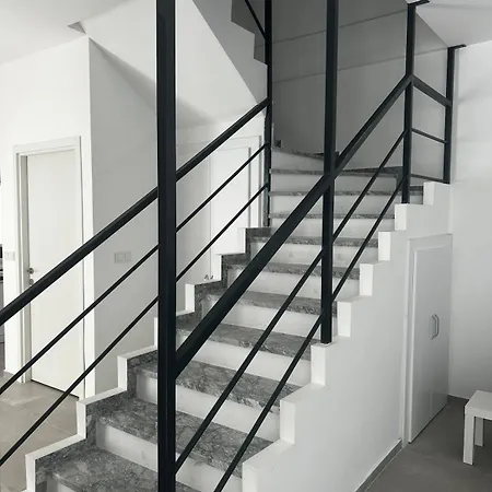 Detached House With Courtyard, 50 M To The 博德鲁姆